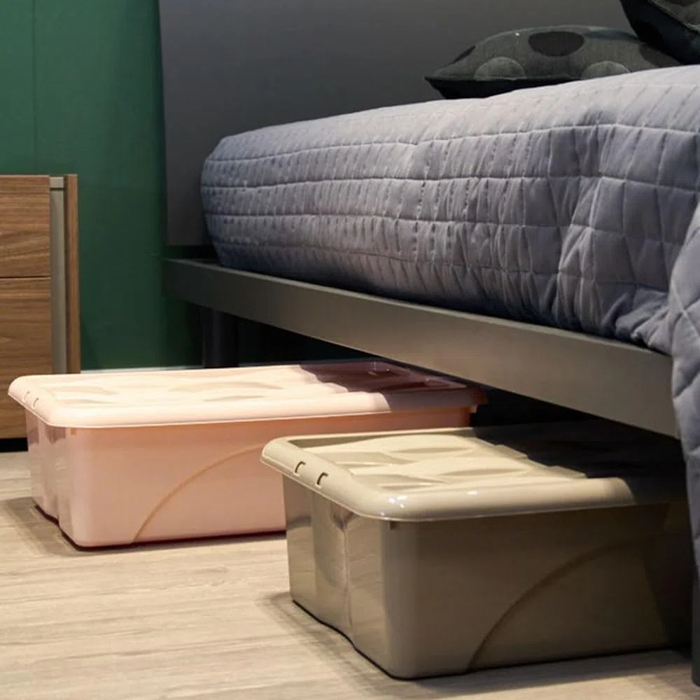 Set di 2 Scatole Sotto letto con Ruote Coperchio grigio 40 lt box basso h17,5 cm per letti Contenitori Salvaspazio in Plastica Trasparente cm 79x39 Ideale per Vestiti e Cambio Stagione Organizzazione