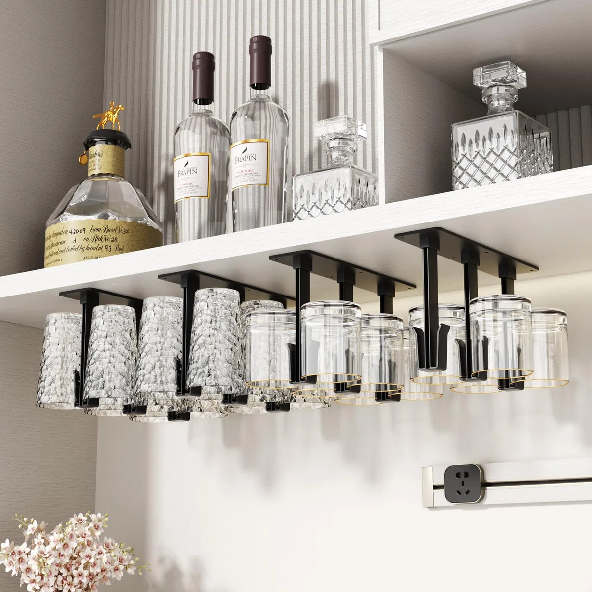 Porta calici sottopensile, 4 confezioni di portabicchieri senza foratura, installazione portabicchieri da vino sotto armadio per sala da pranzo, cucina e bar (Nero)