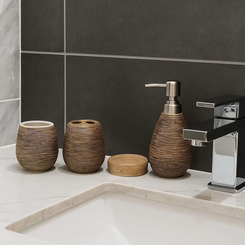Set Bagno Accessori Completo in Resina - Moderni - 4 Accessori Porta Sapone e Spazzolini -
