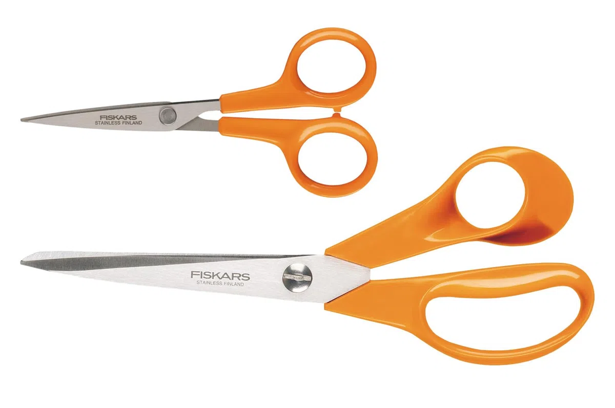 Fiskars Classic Set di forbici, Forbici multiuso (21 cm) e forbici per lavori manuali (13 cm), Lama in acciaio inox/Impugnatura in plastica, Arancione, 1003031