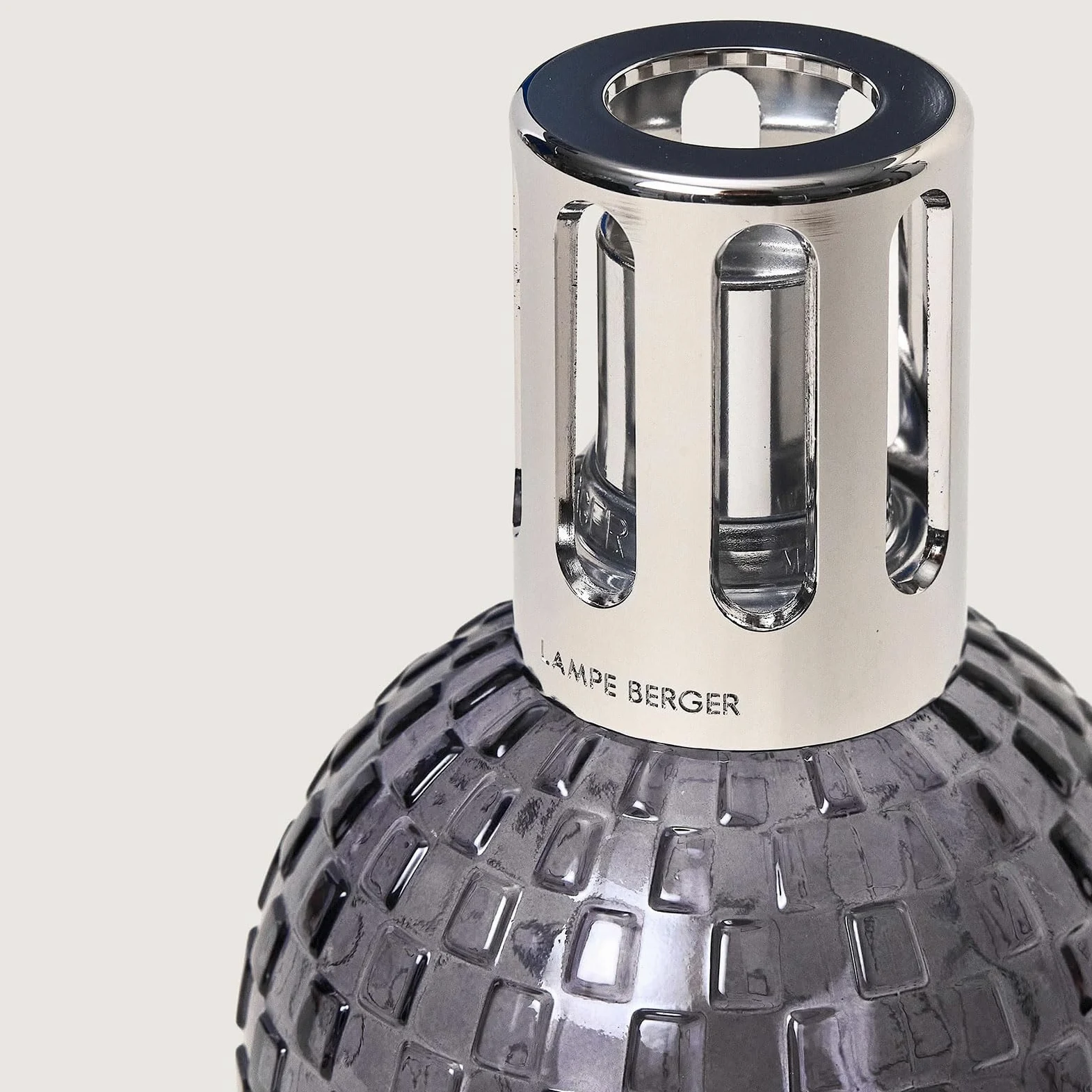 MAISON BERGER - Set Regalo Lampada Disco - Diffusore Catalitico Profumo per la Casa a Scacchiera Tonda con Ricarica 250 mL - Lampada Neutralizzante Odori - Prodotto in Francia (Grigio - Polvere