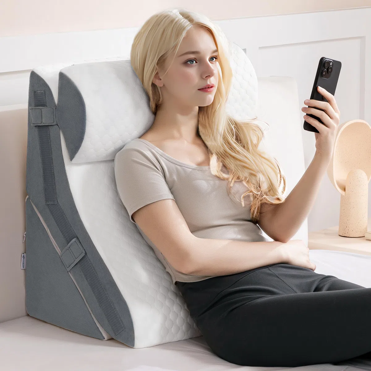 Cuscino a Cuneo 3-in-1 Ergonomico, Set Cuscino Triangolare Pieghevole in Memory Foam, Supporto Regolabile per Schiena e Gambe, Ideale per Lettura e Relax a Letto
