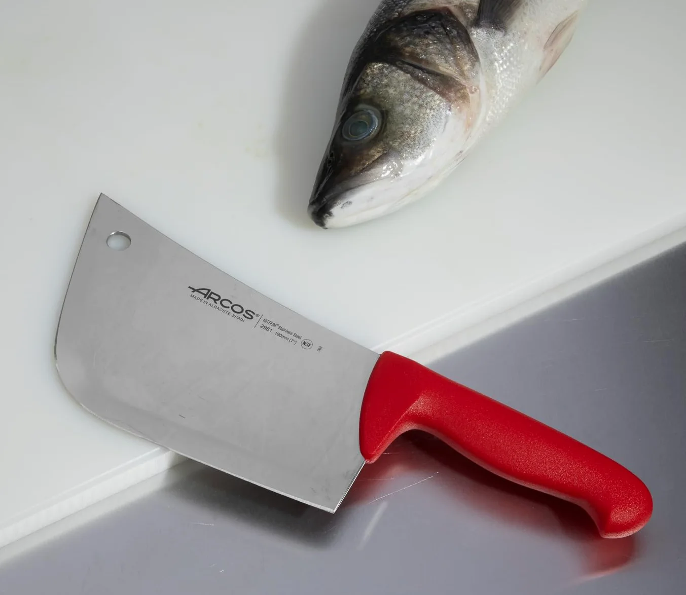 Arcos Coltello da Macellaio Cleaver – Lama in Acciaio Inossidabile 20 cm – Manico in Polipropilene, Resistente e Igienico con Sistema di Identificazione Colore – Rosso, Serie 2900