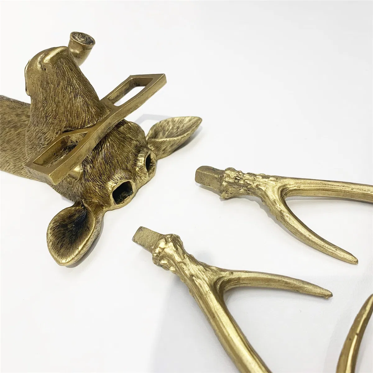 Testa di animale decorazione da parete, testa di cervo finta, sculture di animali, decorazione da parete in resina, decorazione da parete per soggiorno, camera da letto, cucina, regalo, cervo
