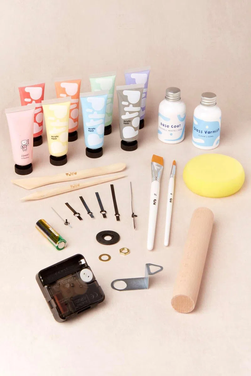 Pott'd Kit Crea-un-Orologio per Principianti Adulti - Realizza la Tua Orologio da Parete e da Scrivania con Argilla ad Asciugatura all'Aria, Utensili, Colori Acrilici e Batterie