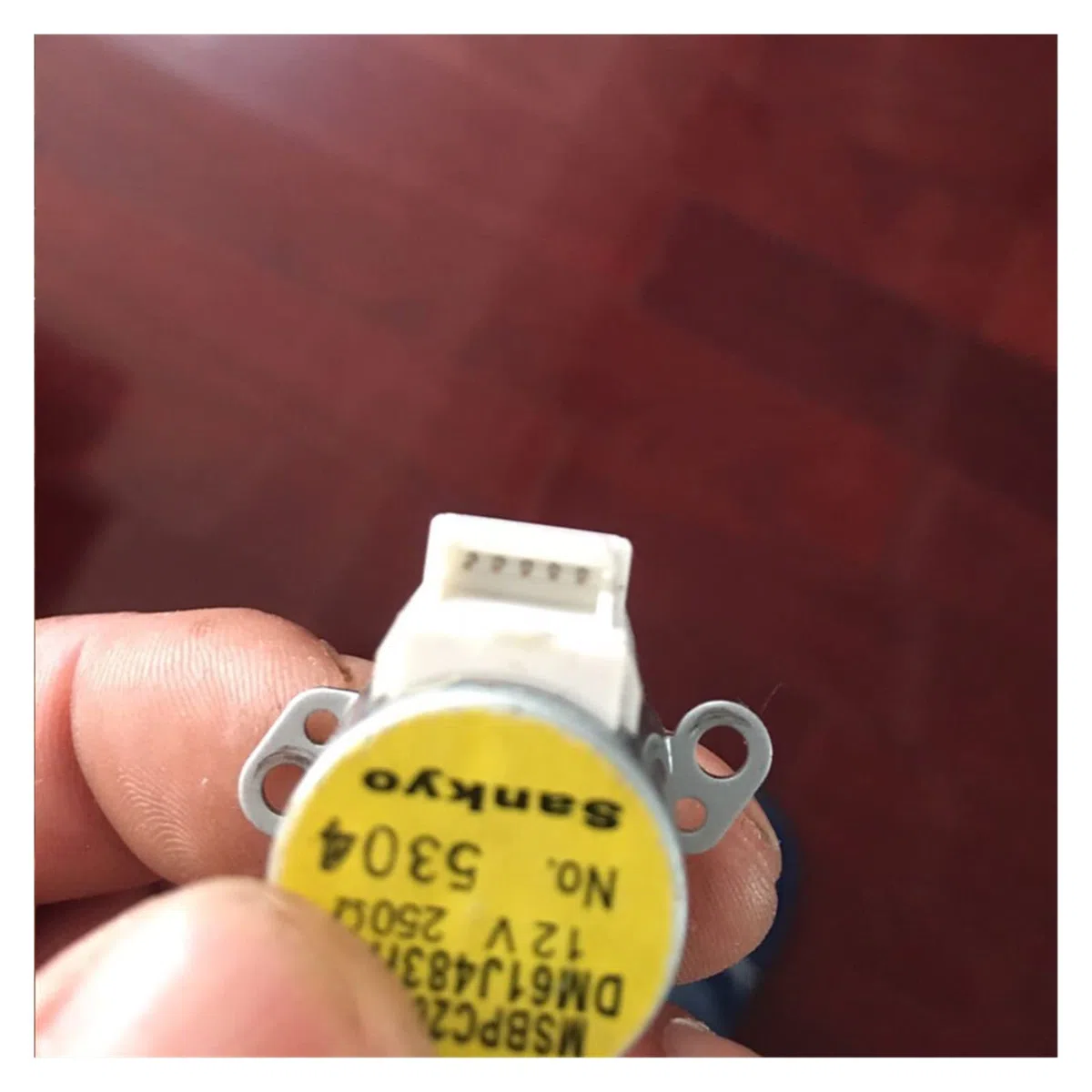 For il condizionamento dell'aria condizionata di for MITSUBISHI su e giù motore del vento dell'oscillazione Msbpc20m16. Motore d'aria del condizionatore d'aria DM61J483H02 12V 250. Euro