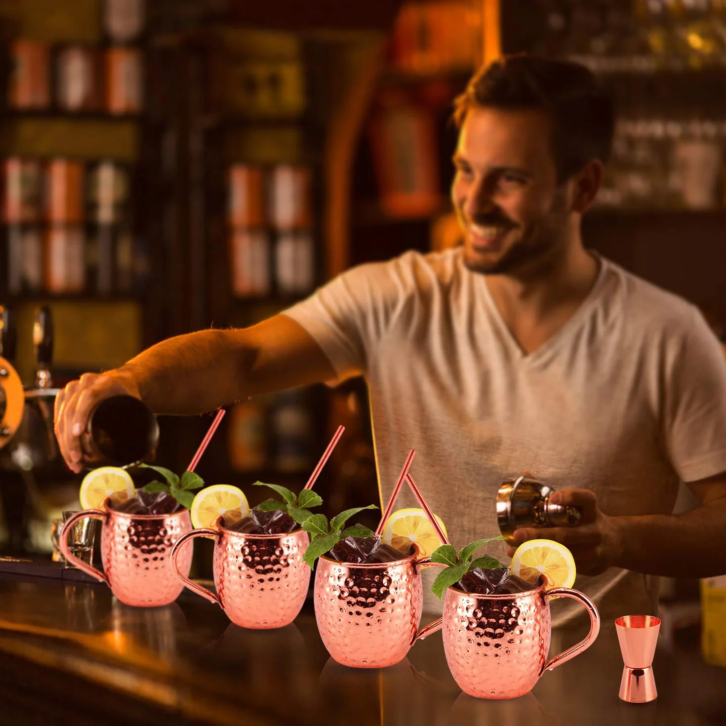 Bicchieri Rame Moscow Mule Set di 4, 100% Tazze Rame Lavorate a Mano, set da 550ml con BONUS: 4 Cannucce di Rame da Cocktail di Alta Qualità e 1 Jigger