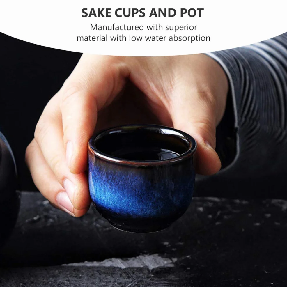 Lurrose Il set di sake giapponese in ceramica include 1 bottiglia di Tokkuri e 4 tazze di Ochoko per tazza di tè tradizionale di sake caldo o freddo