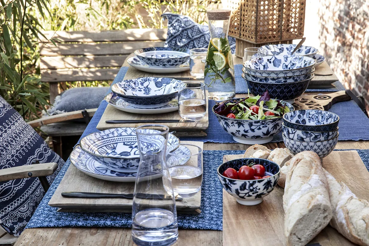 Tokyo design studio Flora Japonica - Set per sushi, 6 pezzi, 2 piatti per sushi, 2 ciotole per salsa, 2 paia di bacchette, porcellana asiatica, design giapponese, con confezione regalo