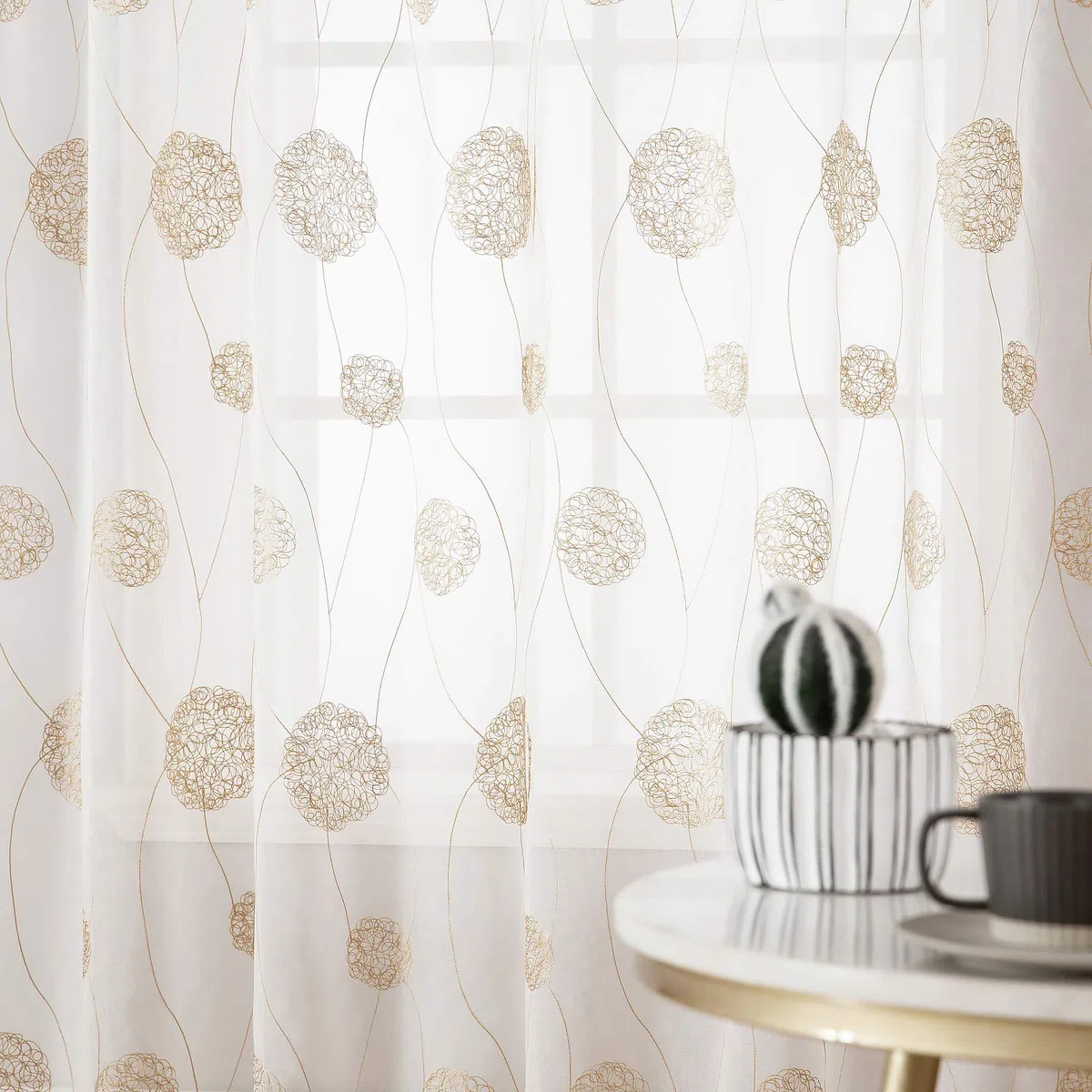 MIULEE Tenda per Camera da Letto, Tende Voile con Oro Ricamata Motivo, Tende Bianche Trasparenti con Occhielli, Tenda Finestra Interni per Casa Soggiorno e Salotto 2 Pezzi,2xL 140 x A 245 cm