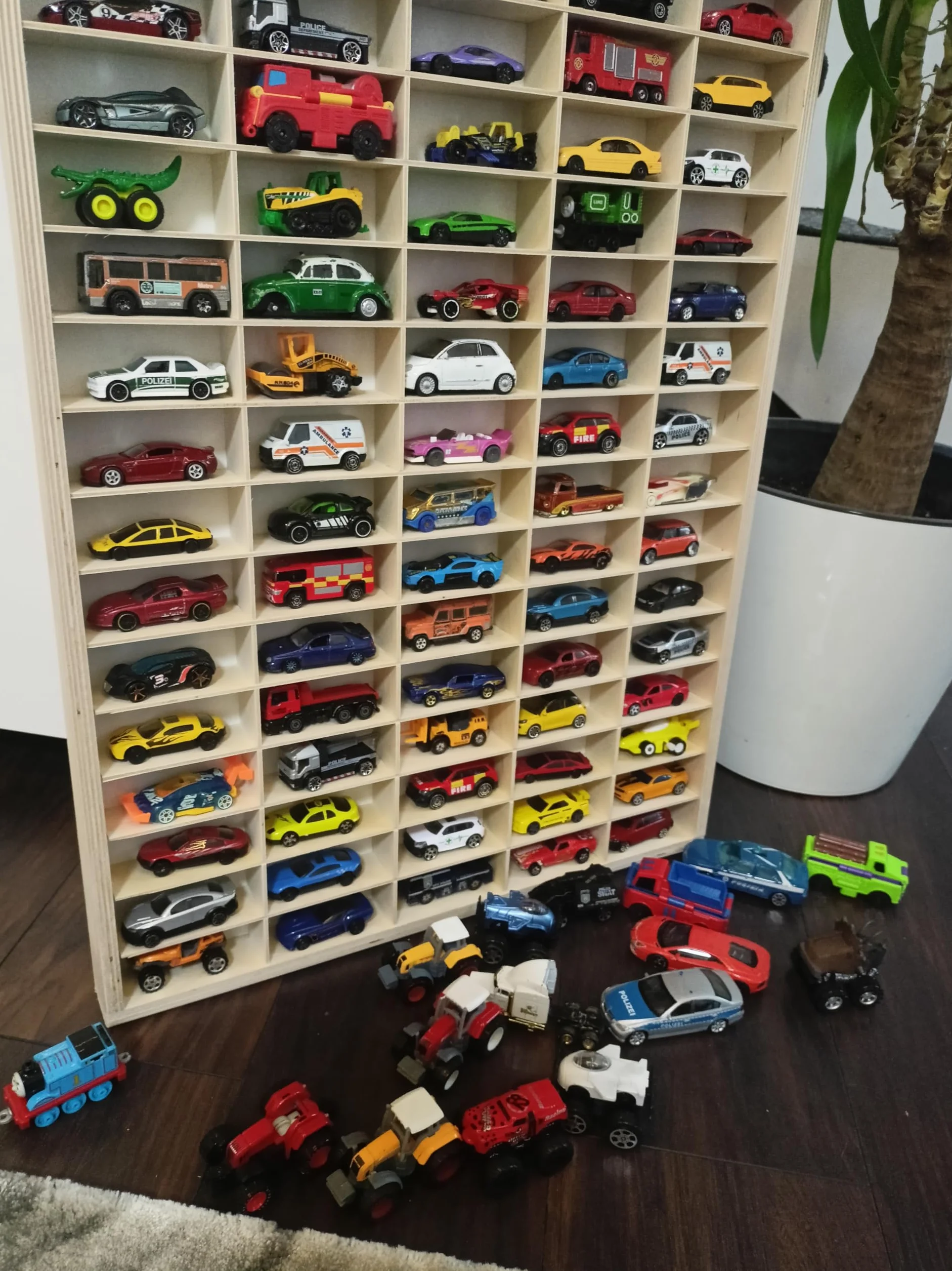 Generisch Scaffale in legno per auto giocattolo 92 scomparti per auto giocattolo organizzazione collezione bambini