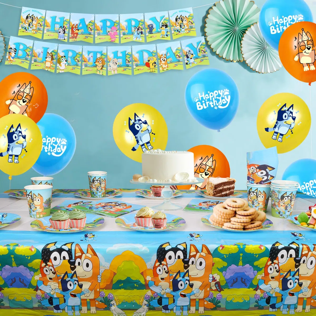 Bluey Decorazioni per Feste di Compleanno, 60 Pezzi Set di Stoviglie per Festa di Compleanno Bluey, Inclusi Tovaglia, Piatti, Tazze, Striscione, Palloncini, Tovaglioli