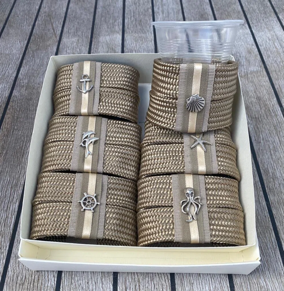 Set di 6 Porta Bicchieri Antivento in Gros Grain Beige, Artigianato Italiano, Resistenti e Unici, per Casa, Barca o Yacht - Dettagli Metallici Diversi per l'Identificazione del bicchiere - La Gomena