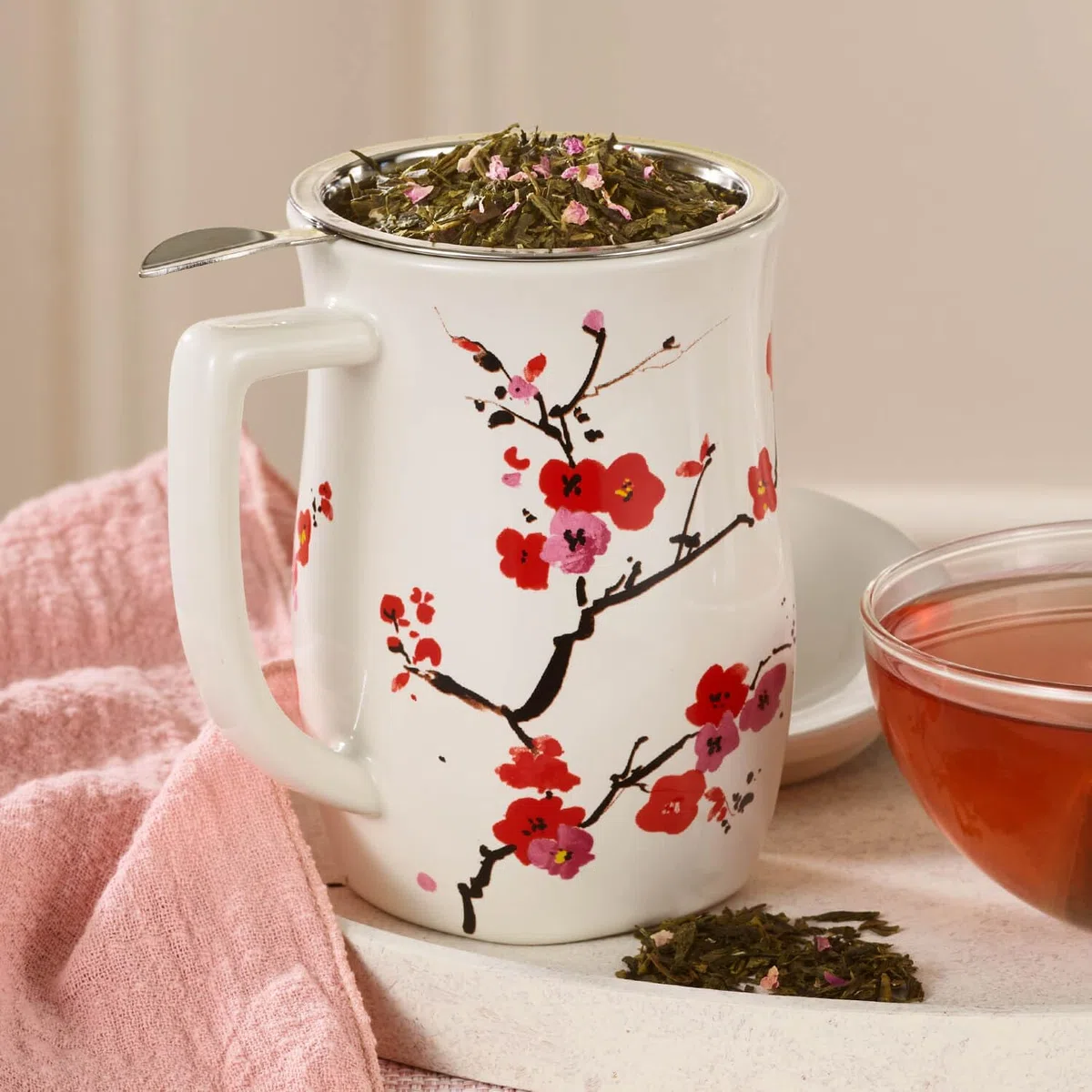 Tea Forte Fiore Tazza da tè in ceramica con infusore e coperchio, Sakura, 400 ml, tazza in ceramica con manico, per macerare tè sfuso, lavabile in lavastoviglie e adatta al microonde