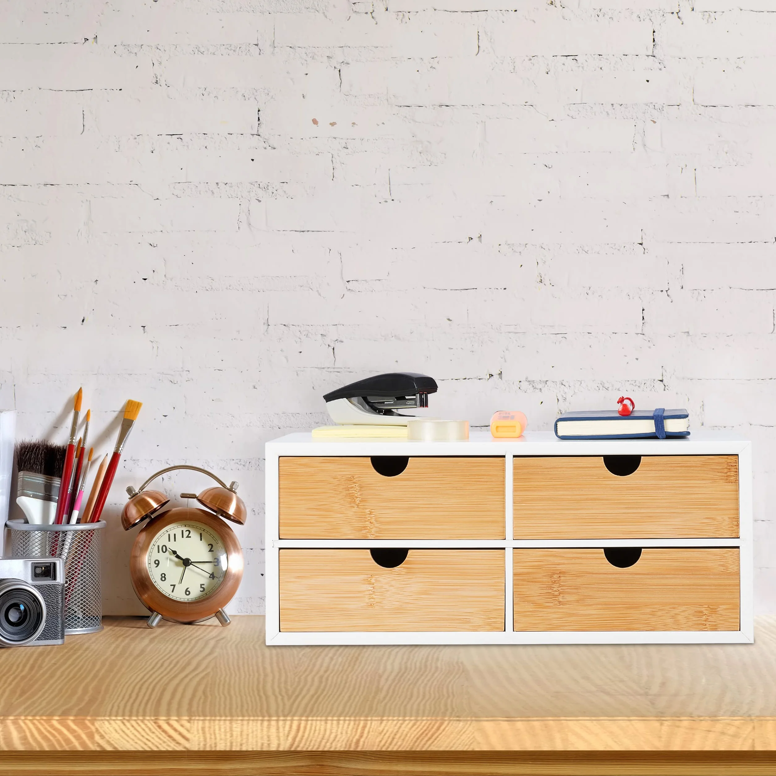 Relaxdays Organizer da Scrivania, bambù e MDF, Portaoggetti Salvaspazio con 4 Cassetti, HLP 14x33x21 cm, Bianco/Naturale