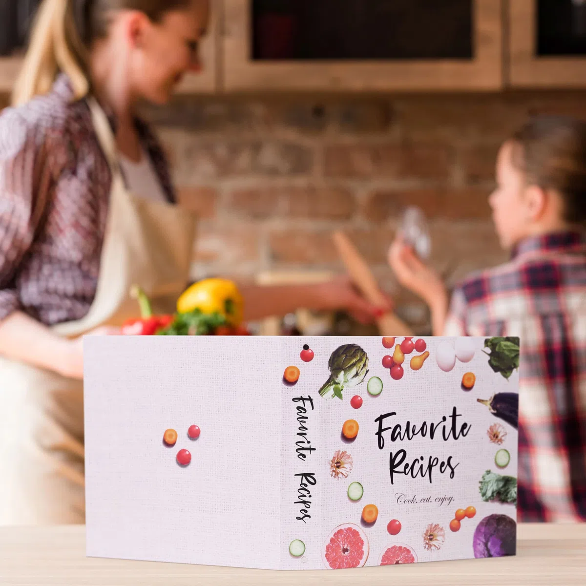 Raccoglitore per ricette a 3 anelli, formato A4, con 16 divisori, 32 etichette e 50 buste in plastica. Conserva le tue ricette stampate e crea il tuo libro di ricette preferite. Simpatico set di