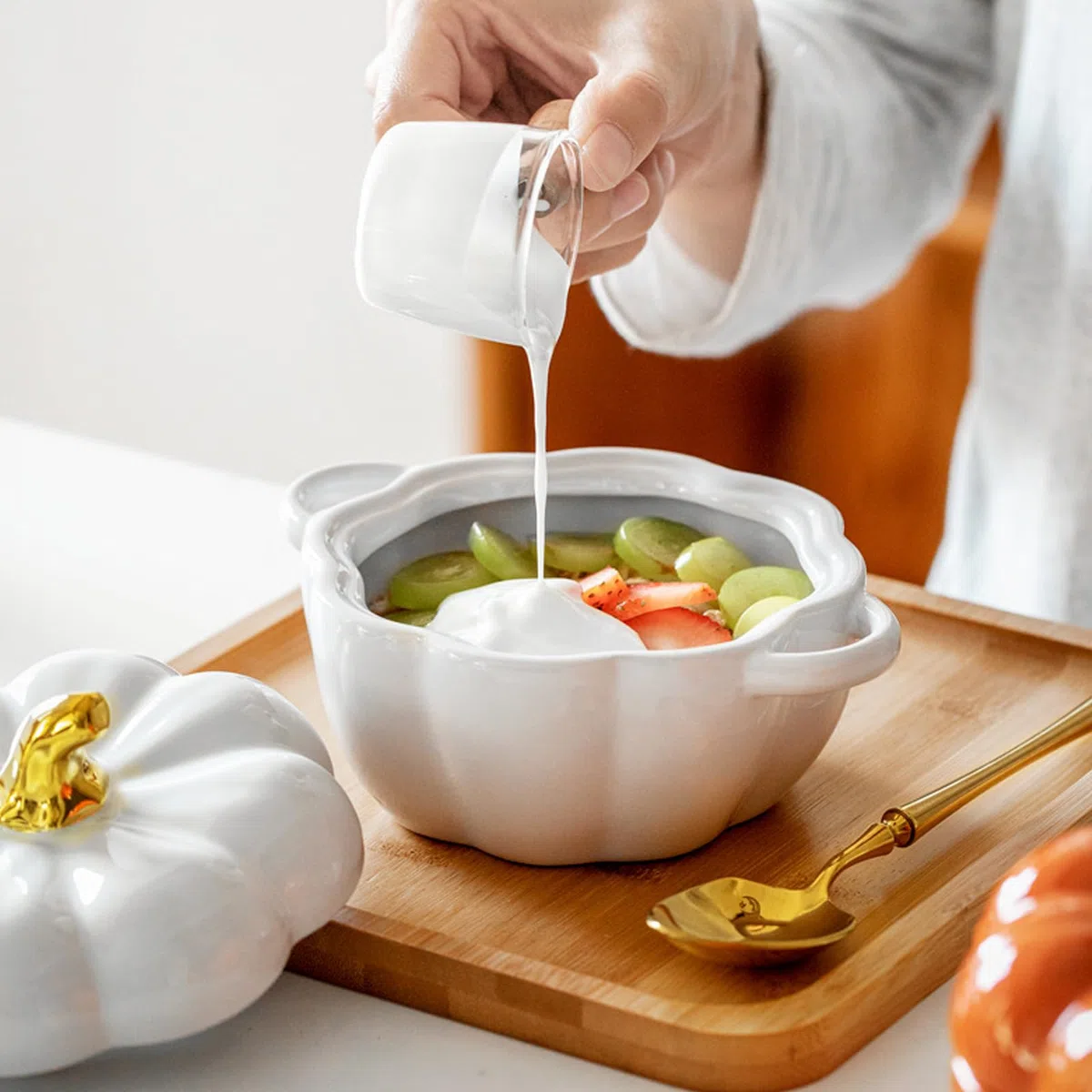 Justup Ciotola da zuppa con manico, 450 ml, in ceramica, con coperchio, per dessert e insalata, per Halloween, festa di zucca (bianco)
