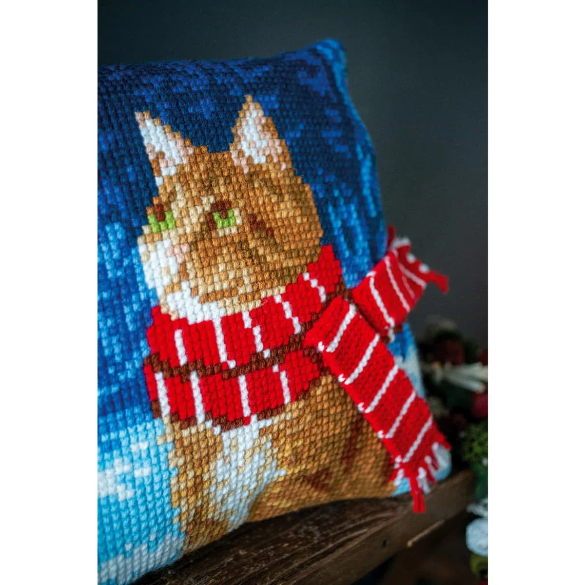 VERVACO Kit Cuscino Punto Croce GATTO CON SCIARPA Set Ricamo Principianti Cuscini Gobelin Decorativi ca. 40 x 40 cm Accessori Per Lavoretti Creativi DIY Casa Decor Hobby Adulti Cross Stitch