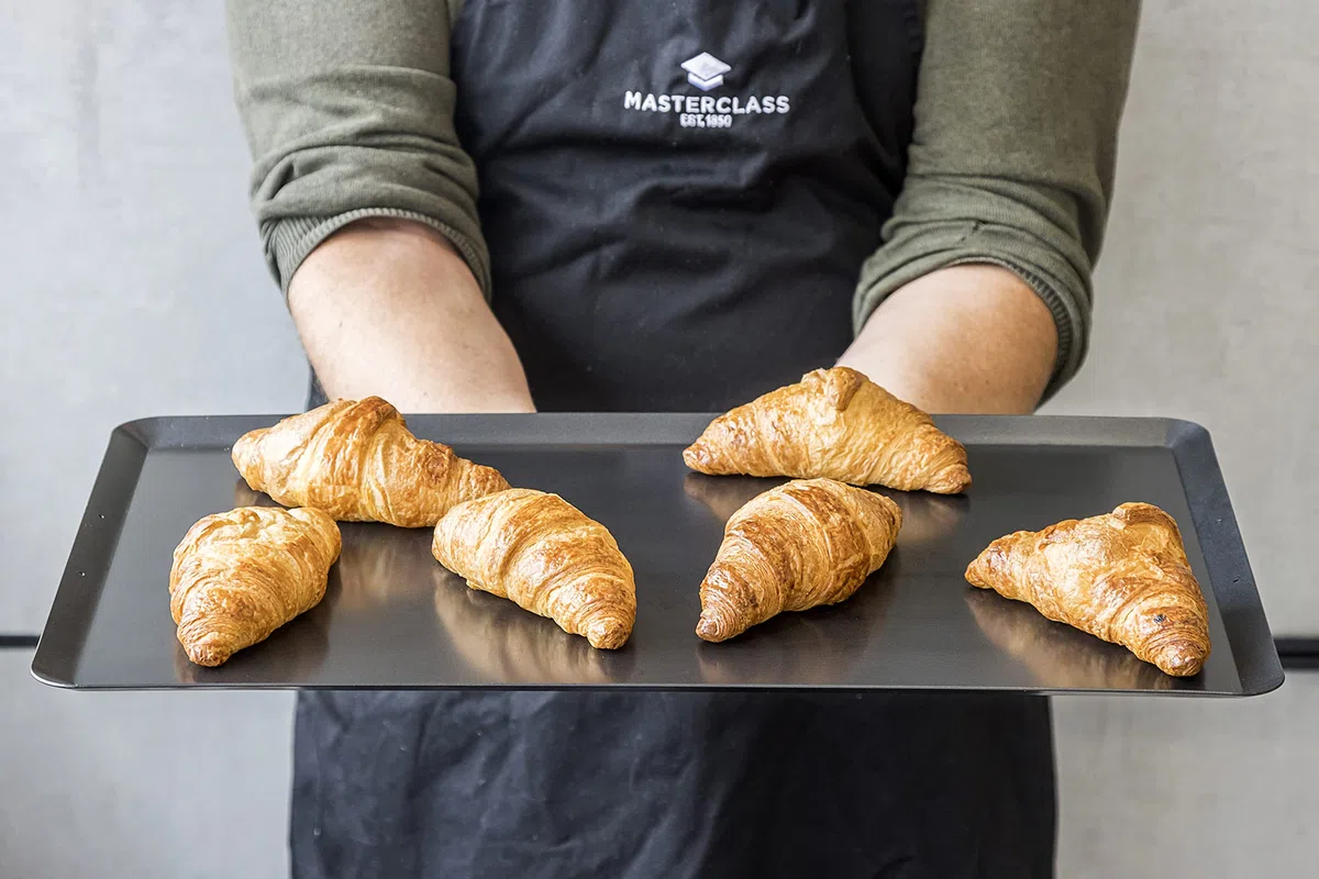 MasterClass Teglia commerciale con antiaderente PTFE, PFOA e BPA, acciaio al carbonio da 1,2 mm, formato gastronorm 1/1 (53 x 33 cm), nero