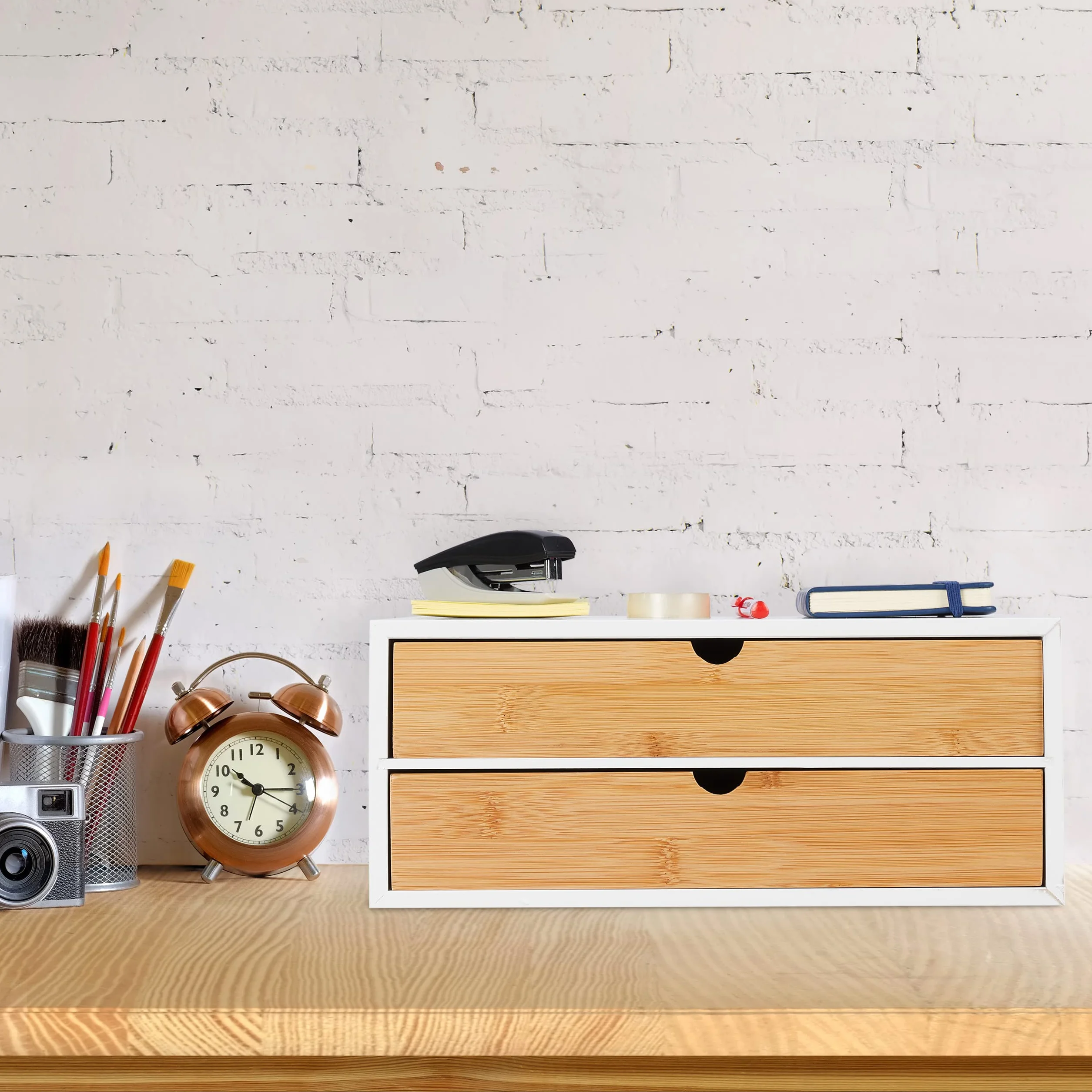 Relaxdays Organizer da Scrivania, bambù e MDF, Portaoggetti Salvaspazio con 2 Cassetti, HLP 14x33x21 cm, Bianco/Naturale
