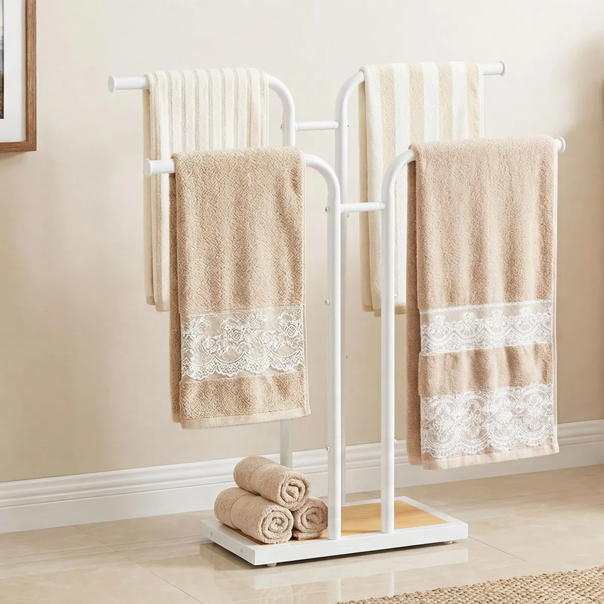 HOOBRO Portasciugamani Autoportante a T, Portasciugamani da Terra con 2 Barre di Appoggio, Porta Asciugamani per Bagno e Lavanderia, Adatto per Camera, Bianco e Naturale EWN14LB01