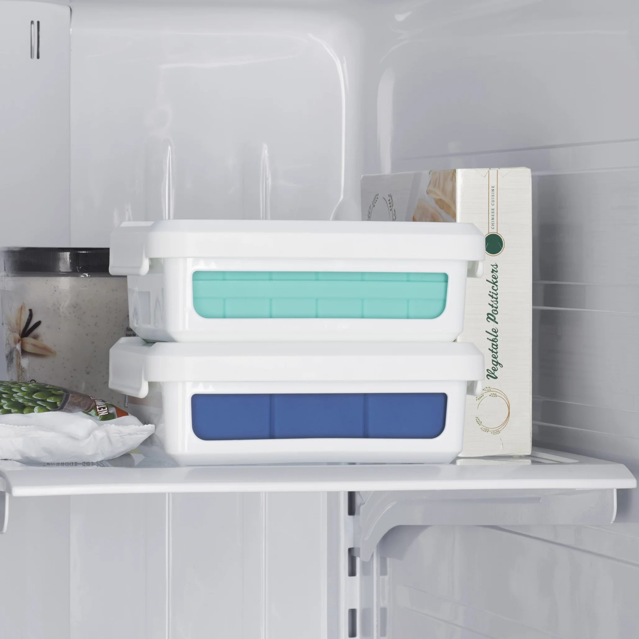 OXO Good Grips Vaschetta per ghiaccio da freezer con coperchio in silicone - Piccola