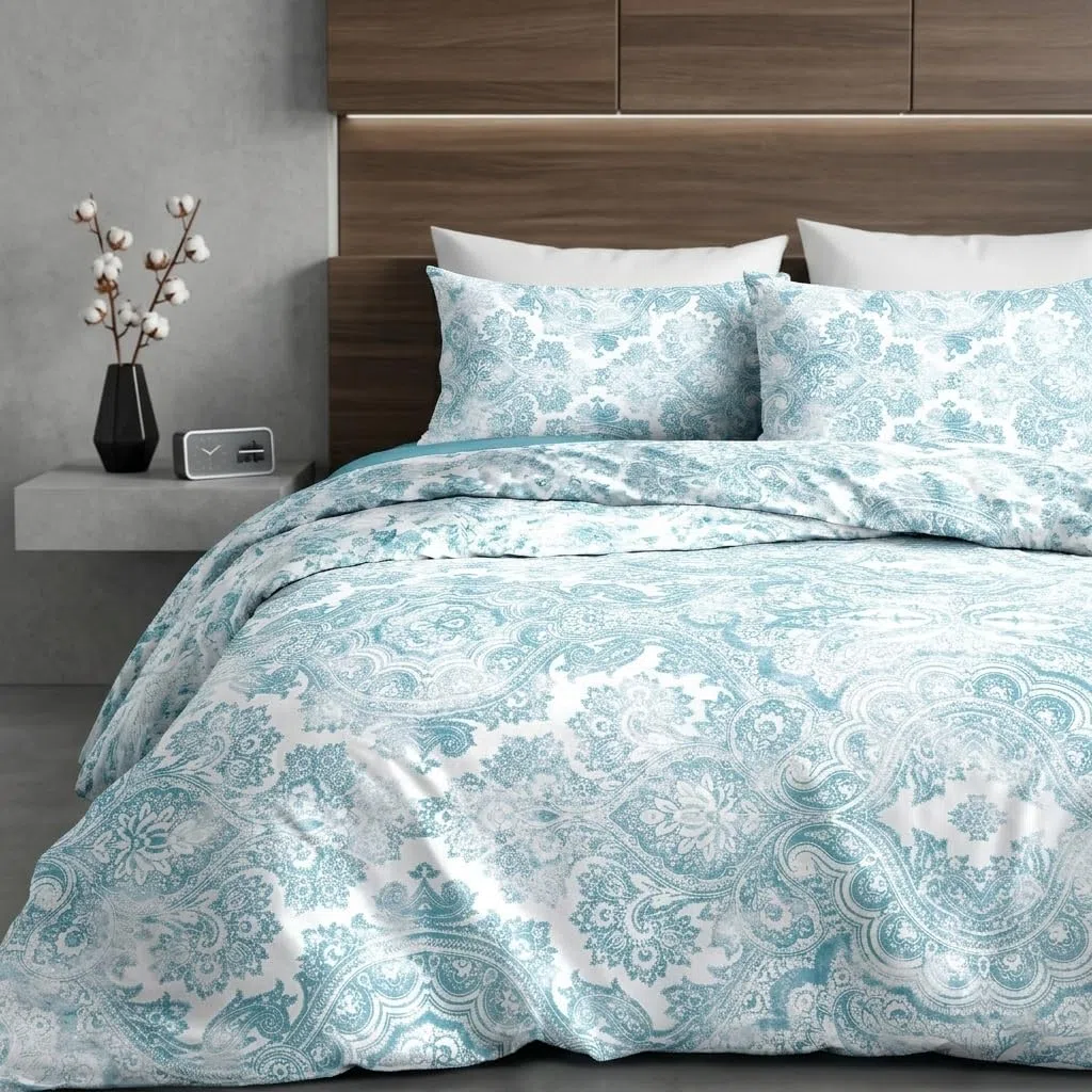 Ruggeri Set Lenzuola Letto Matrimoniale 4 Pezzi, 100% Cotone di Alta Qualità, Certificato Oeko-Tex, Lenzuolo con Angoli 170x200 cm, Lenzuolo Piatto 240x280 cm e 2 Federe 50x80 cm (Batik Azzurrro)