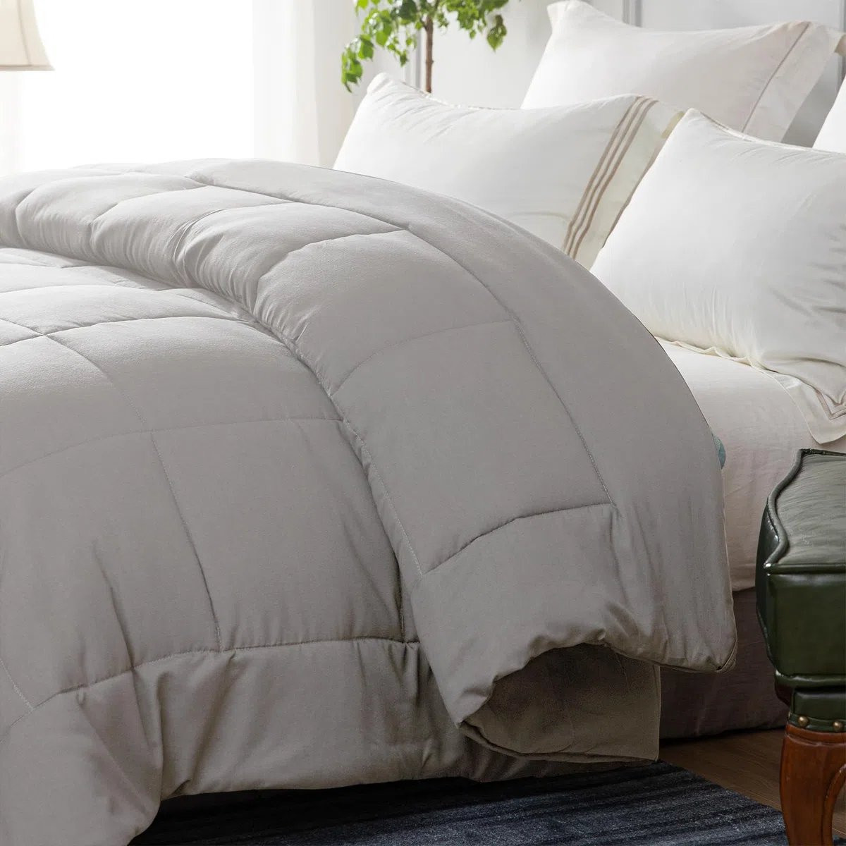 Piumino per 4 Stagioni, 200 x 200 cm, Trapunta in Microfibra, Piumone per Letto Matrimoniale, Traspirante e Super Morbido per Tutte le Stagioni, Grigio Chiaro