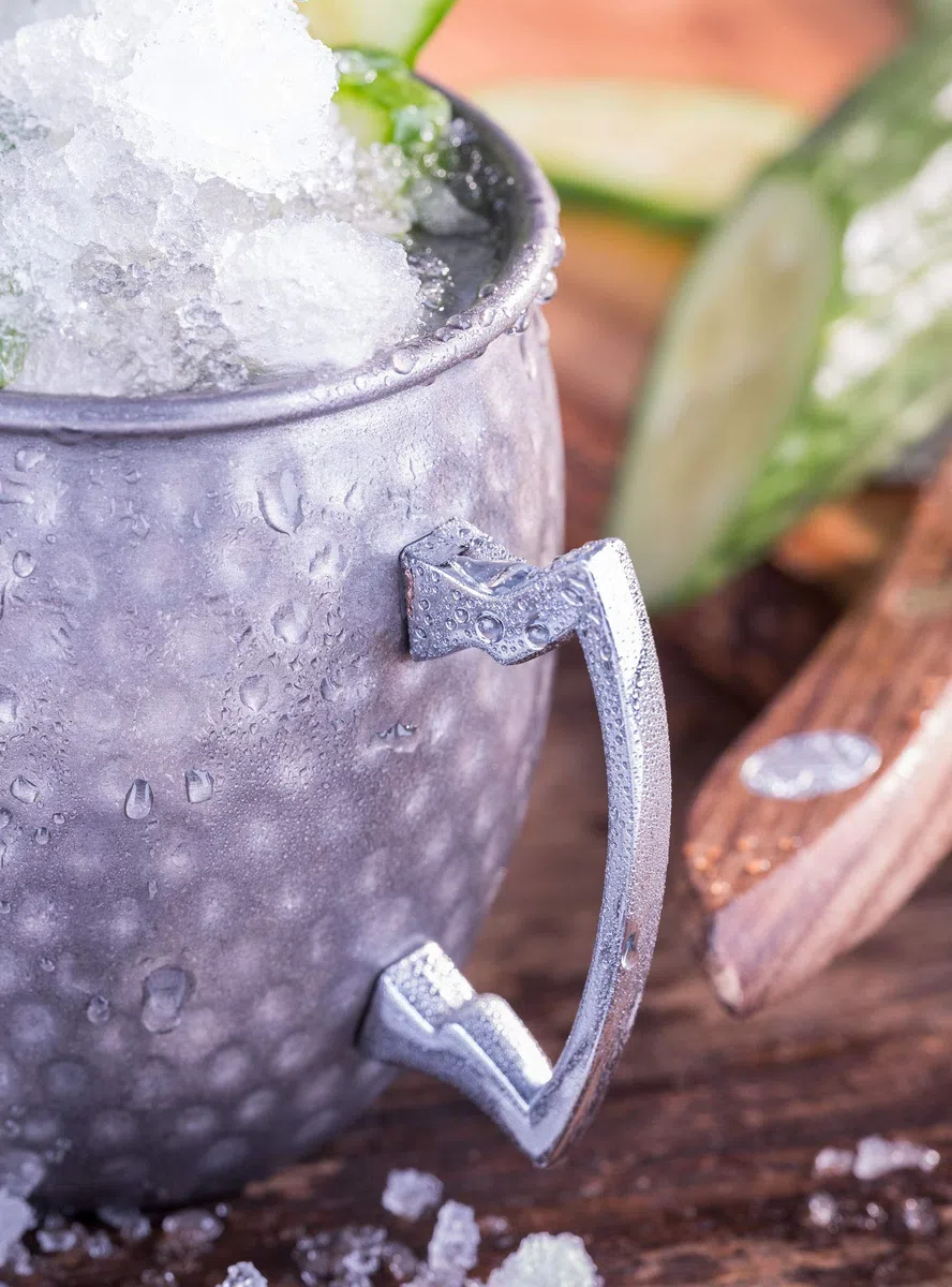 Buddy's Bar - 4 Tazze per Moscow Mule, 500 ml, Tazze in Acciaio Inossidabile di Alta qualità, Effetto Metallo battuto, Tazze da Cocktail con Confezione Regalo, Set da 4 Pezzi