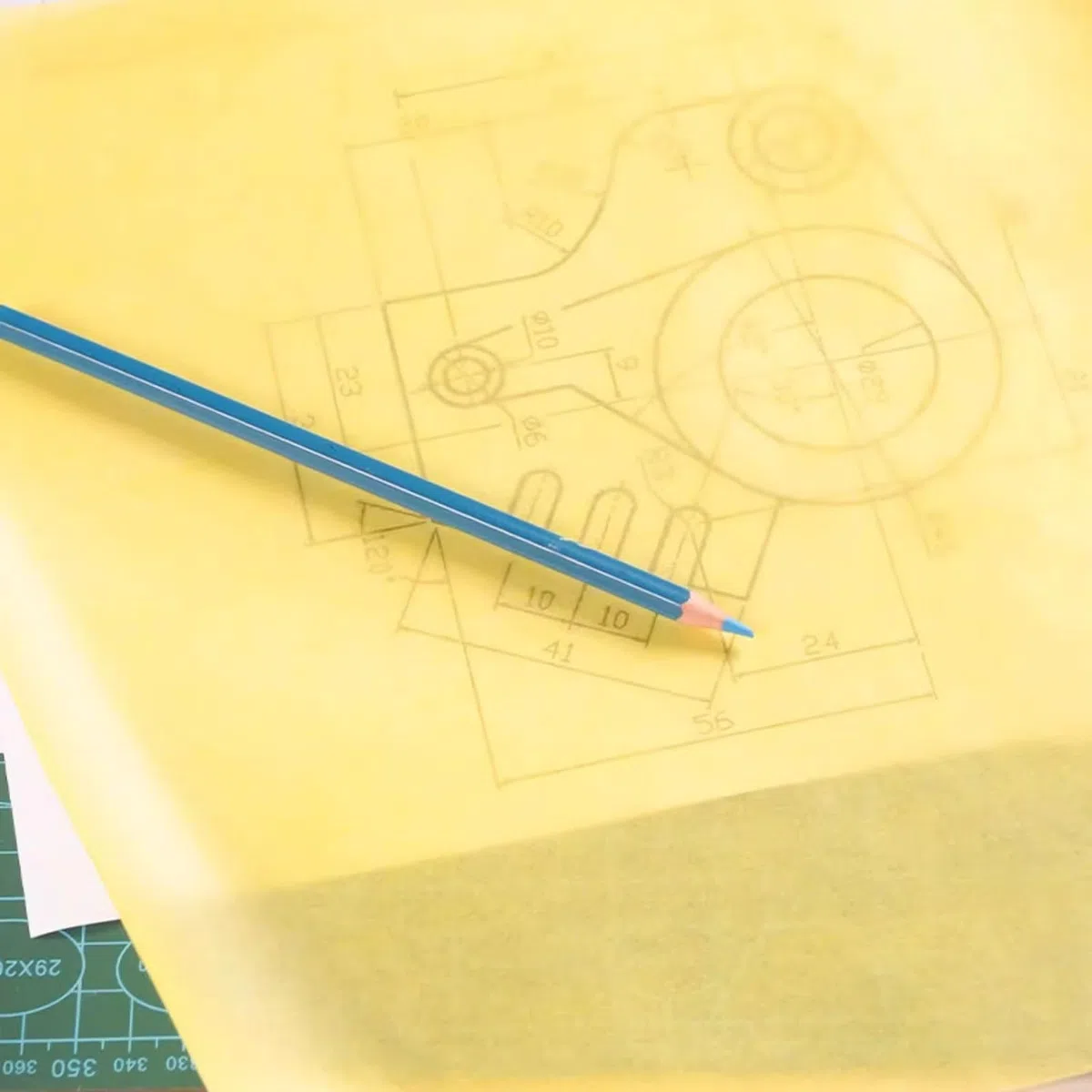 Carta da Lucido Giallo Traslucido per Schizzi e Design, 31 cm di Larghezza, Ritagliabile A3 A4, Alta Trasparenza al 78% con Scrittura Chiara