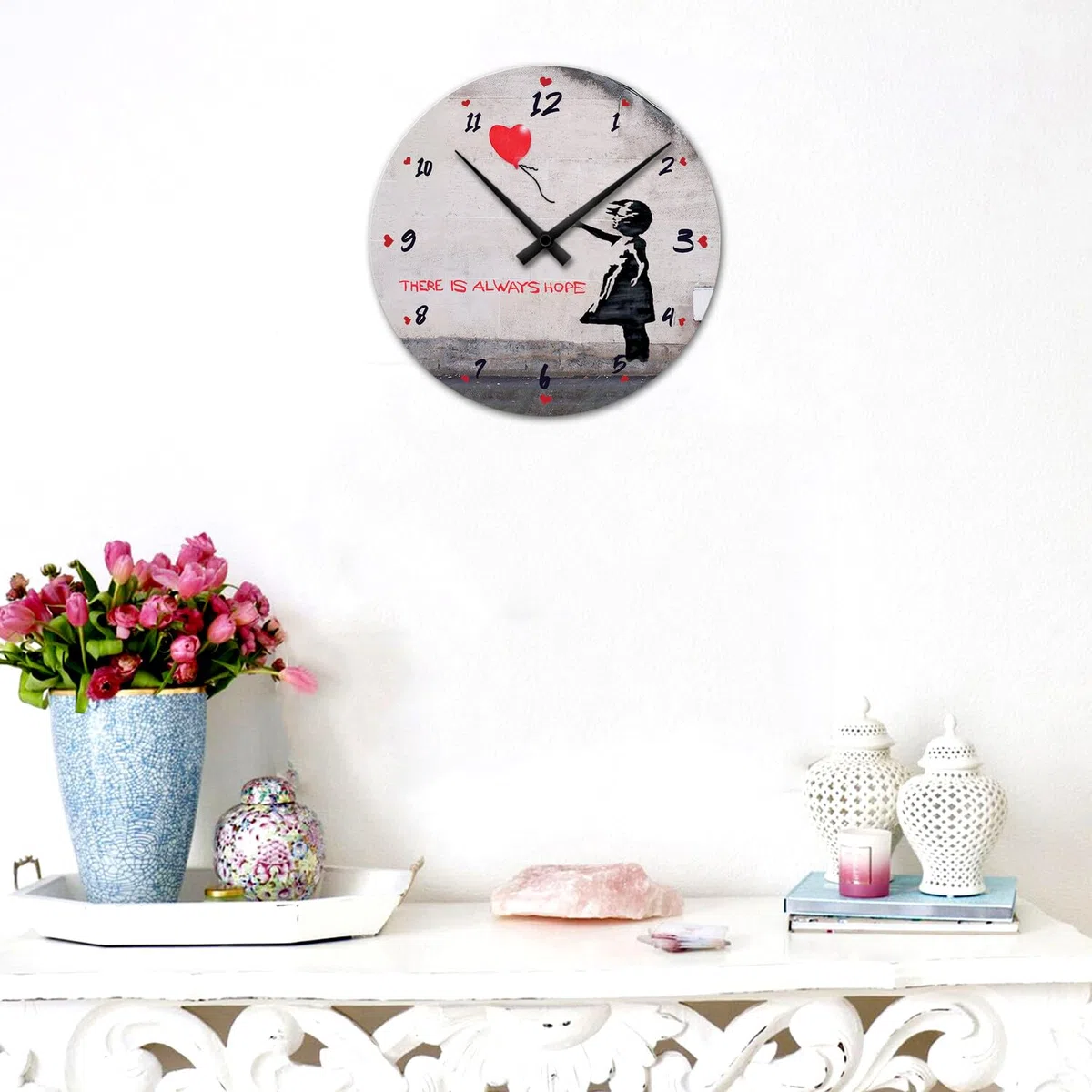 Giallobus - Orologio Linea Basic - Banksy - Bimba palloncino rosso - Legno Mdf - Basic 30x30 - Meccanismo silenzioso - Pronto da appendere - Orologi moderni