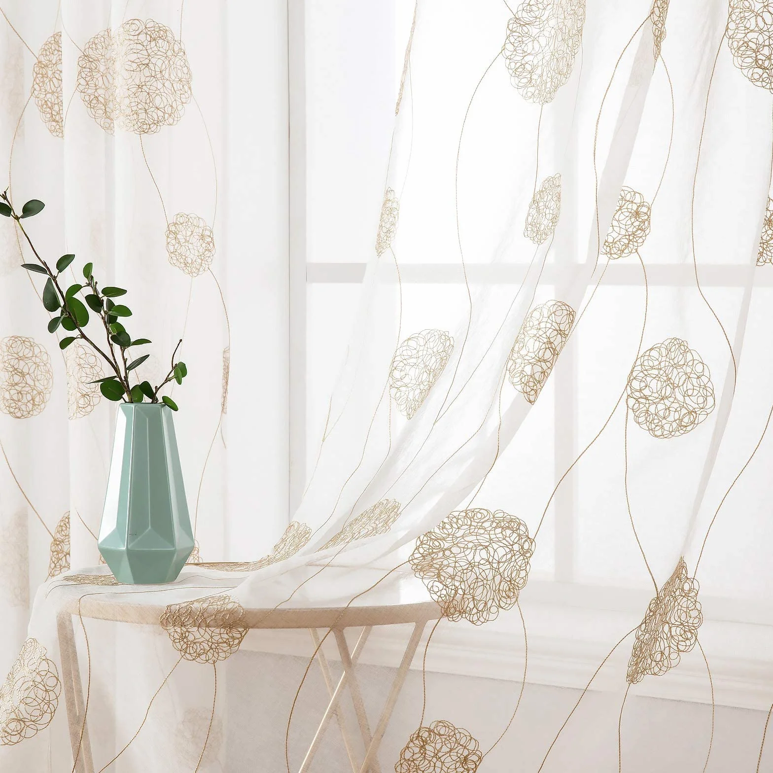 MIULEE Tenda per Camera da Letto, Tende Voile con Oro Ricamata Motivo, Tende Bianche Trasparenti con Occhielli, Tenda Finestra Interni per Casa Soggiorno e Salotto 2 Pezzi,2xL 140 x A 245 cm