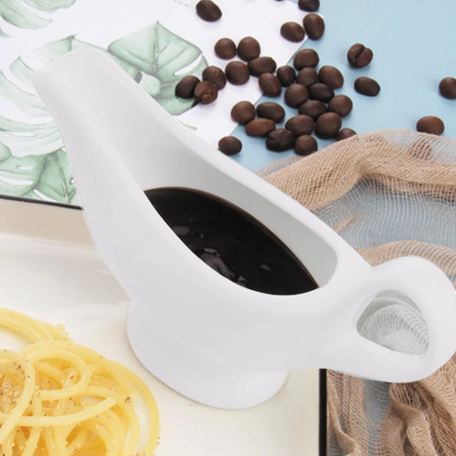 Nizirioo Salsiera in porcellana 310 ml - Vaso per salsa con manico, contenitore per condimenti, crema e brodo di latte, design elegante, grande manico
