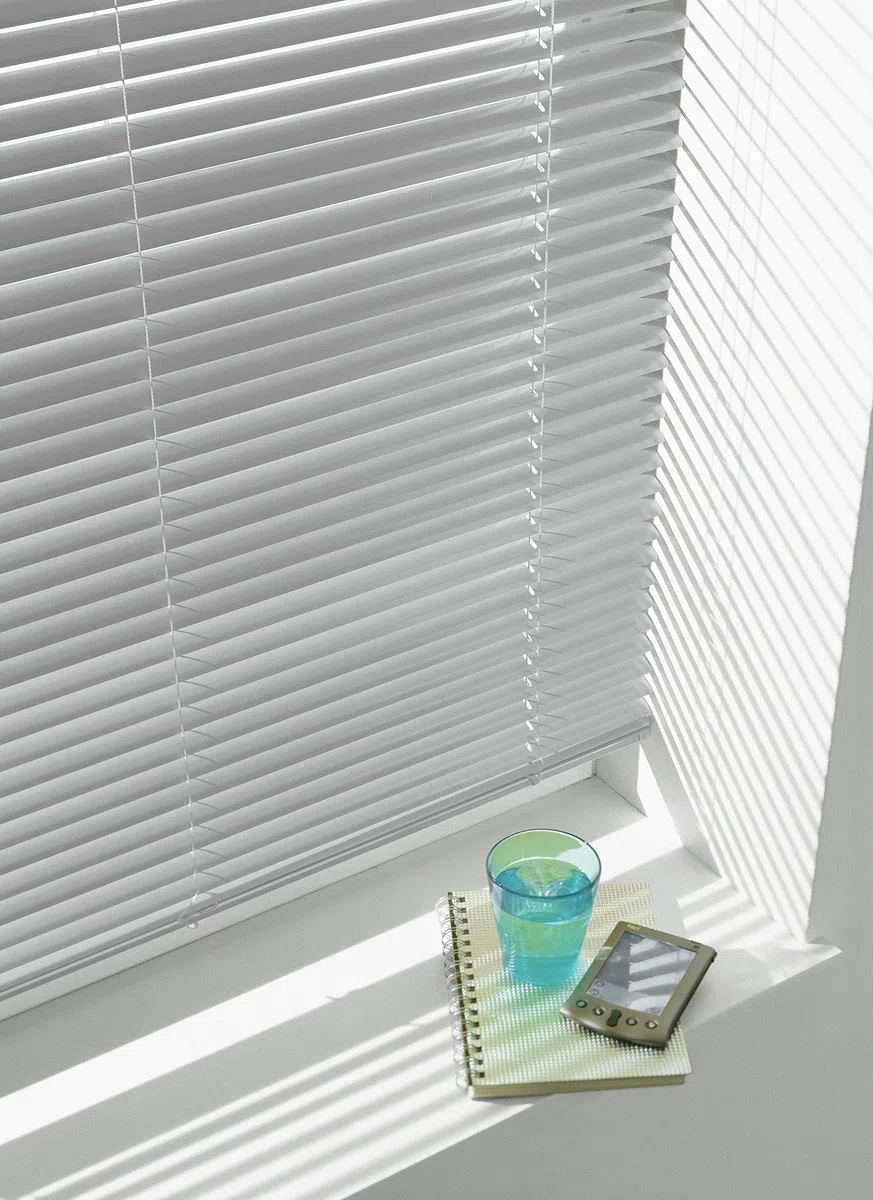 GARDINIA Veneziane in alluminio, Visibilità, Protezione dalla luce e ai raggi solari, Fissaggio al muro e al plafone, Kit di montaggio incluso, Veneziane in alluminio, Argento, 70 x 175 cm (LxA)