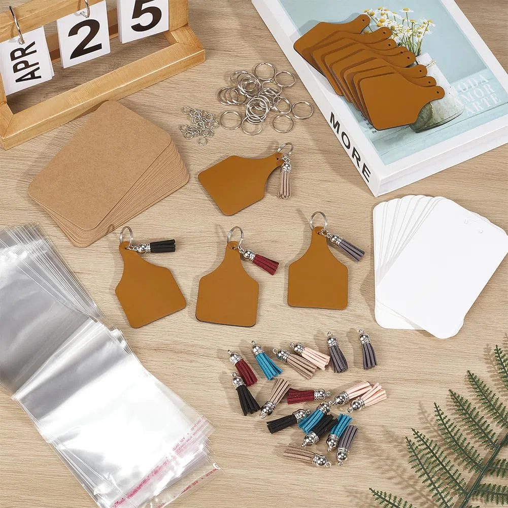 OLYCRAFT 30 set di Etichette Vuote In Similpelle 7.6x5cm Etichette In Pelle Incluse Portachiavi con Nappe per Timbratura Etichette Fai Da Te Jeans Borse Accessori Gioielli Fai Da Te