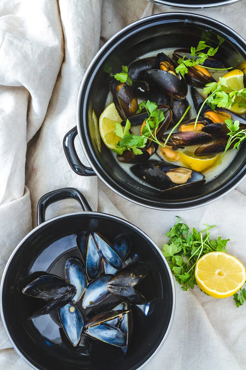 KitchenCraft World of Flavours Pentola Smaltata per Cozze, Formato Grande, 25 cm