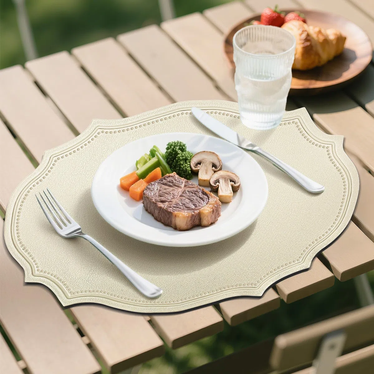 fanquare Set di 6 Tovagliette in Finta Pelle Tovagliette Ovali con Superficie Lavabile e Resistente al Calore Impugnatura Antiscivolo Decorazioni Impermeabili per la Tavola Beige