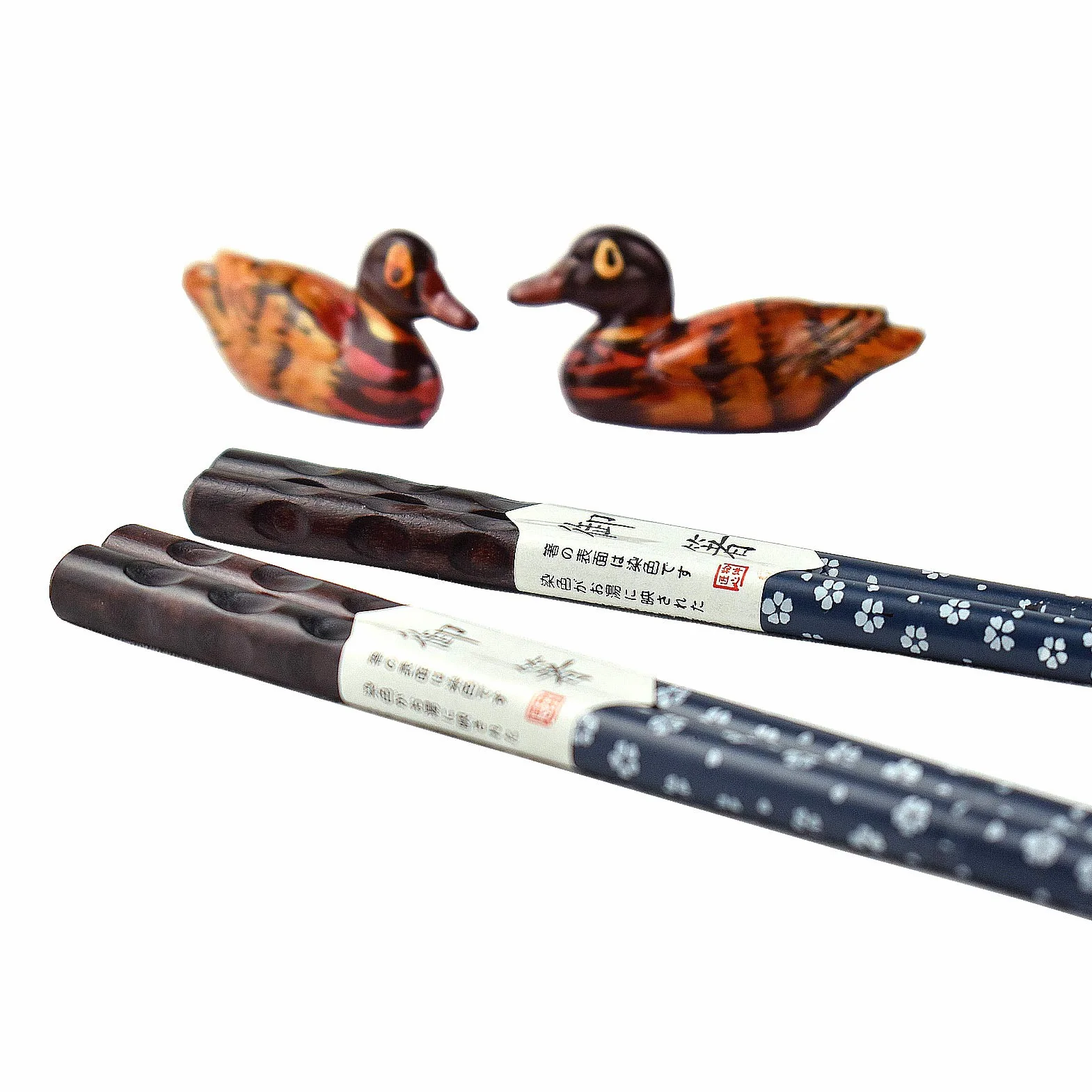 Artcome Set di piatti da sushi in ceramica in stile giapponese, 8 pezzi, con 2 piatti per sushi, 2 piatti per salsa, 2 paia di bacchette, 2 supporti per bacchette
