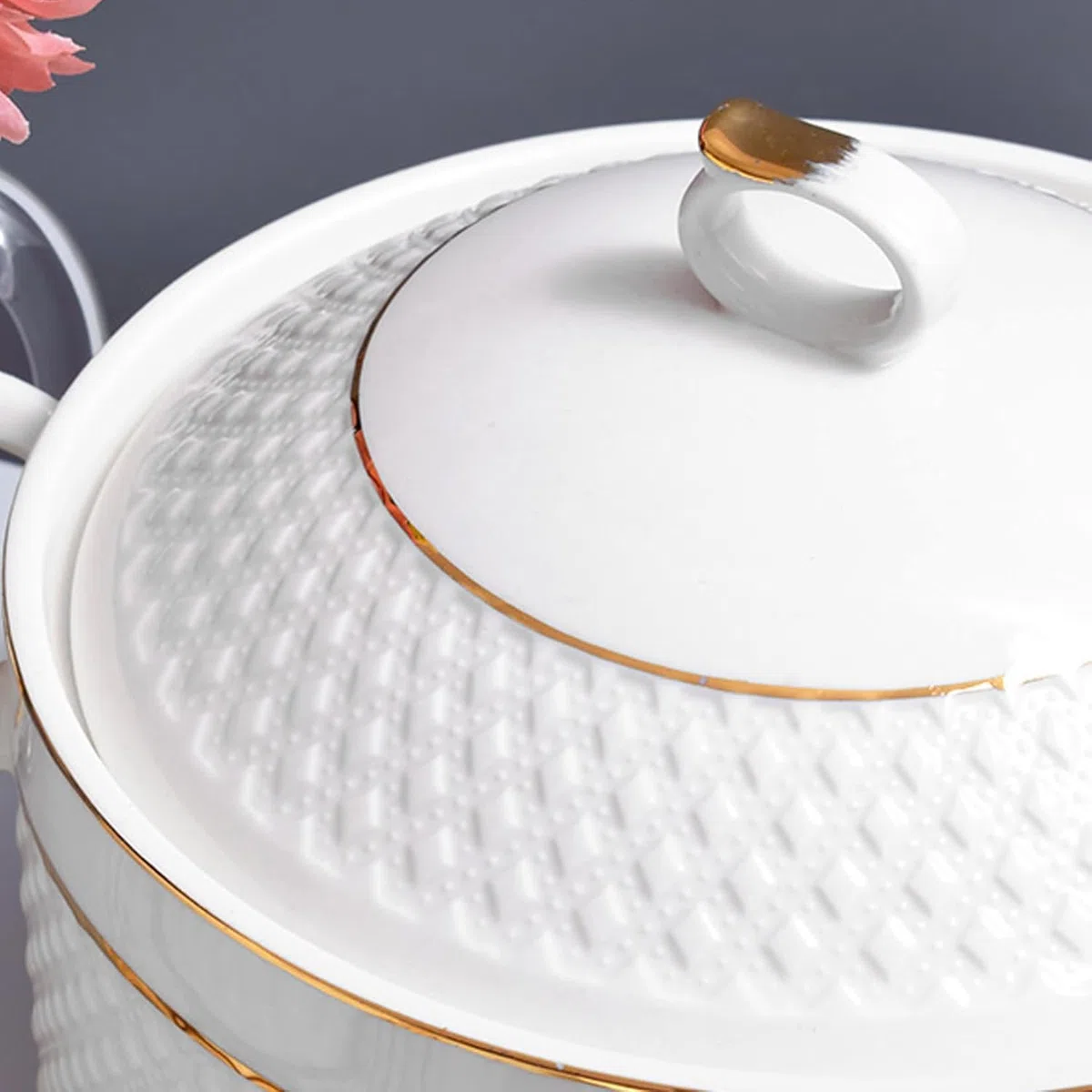 Zuppiera In Ceramica Con Coperchio,Ciotole Da Portata Porcellana Di Grande Capacità,Con Finiture Oro Bianco 1.5l,Per Feste Casa,Cene Famiglia,Adatte Al Microonde E All'Overclocking(With gold rim)