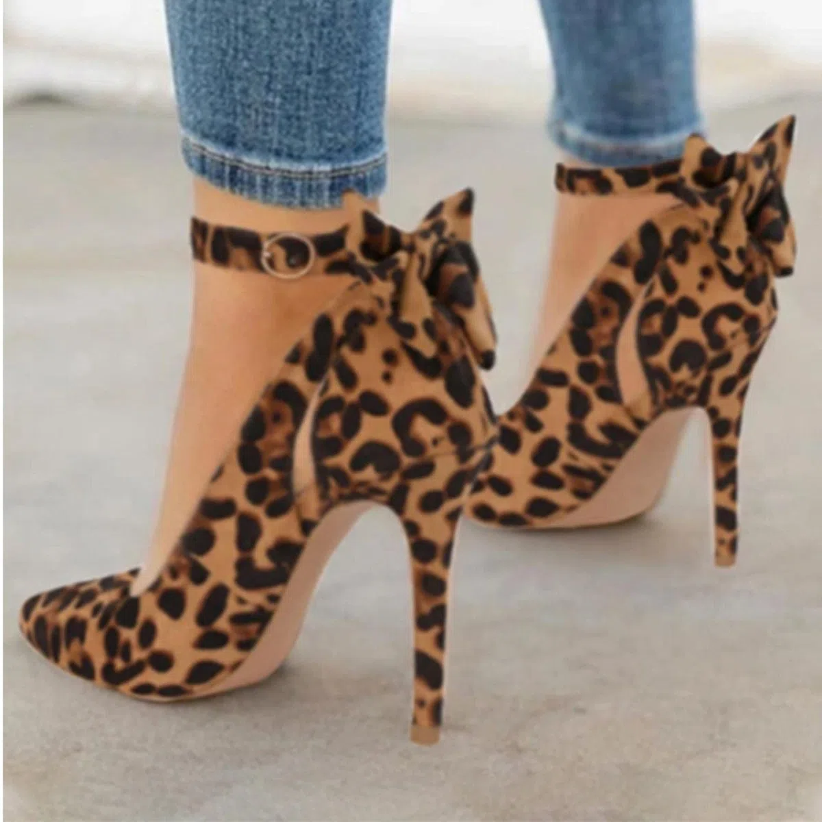 Donne a Punta Punta Tacchi Alti Donna Tacchi Sottili Signore Sexy Pompe da Donna Fibbia Cinturino Femminile Moda Bowknot Scarpe Size 37-40