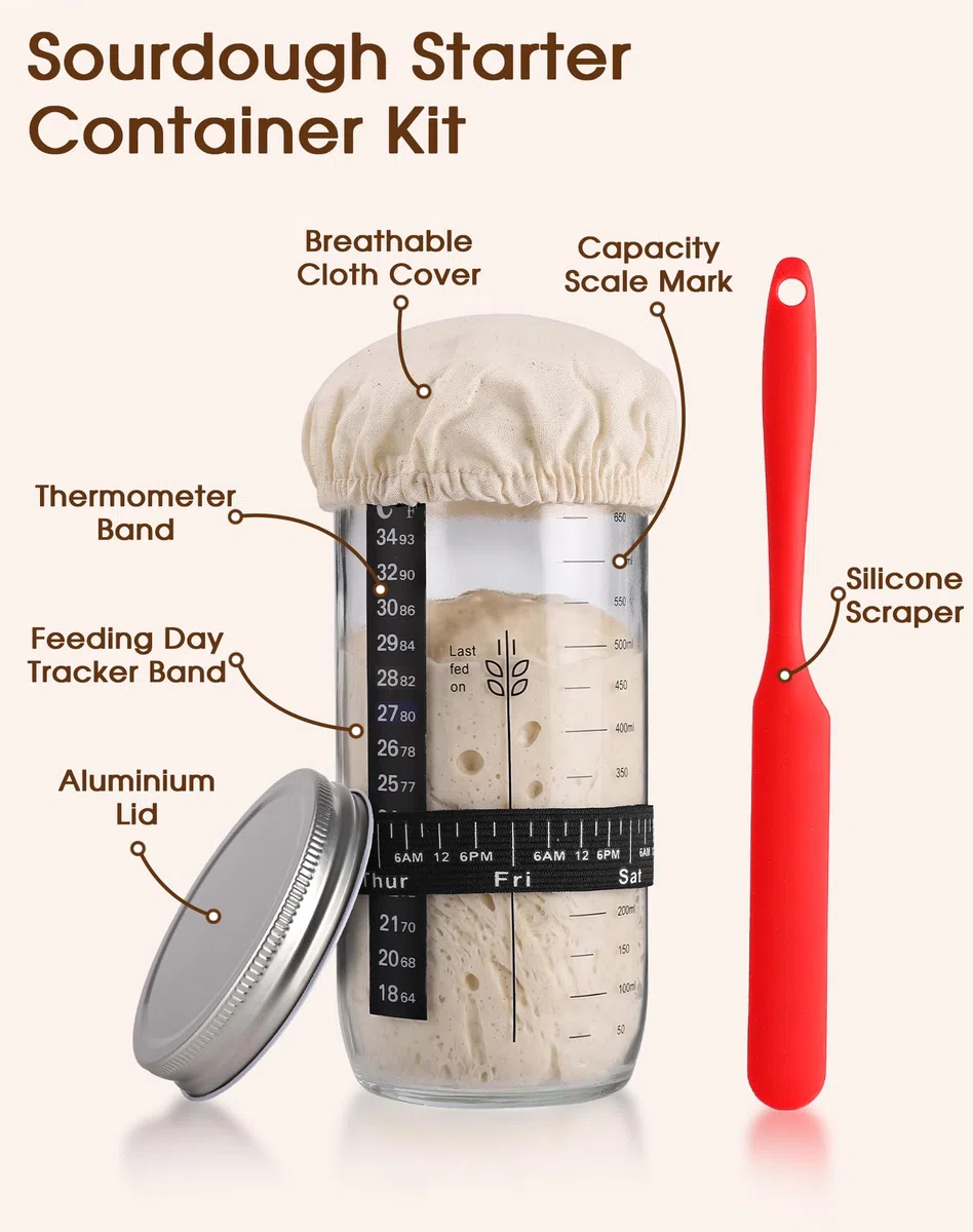 Cestino Lievitazione Pane Rotondo 23cm – 10 Pezzi Kit Completo di Panettiere con Banneton in Rattan Naturale, Sourdough Starter Kit, Lame con 5 Lame, Tappetino in Silicone, Raschietto e 16 Stencil