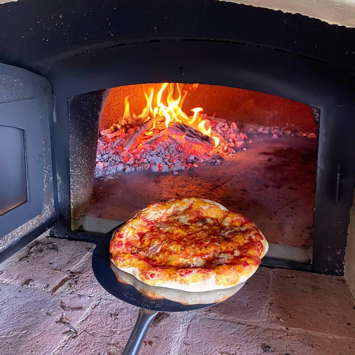 Giemme Palino per Pizza in Acciaio Inox AISI 430 22 cm Manico 113 cm | Piatto tondo da 22 cm. Acciaio inox AISI 430. Per forni profondi 100/110 cm.