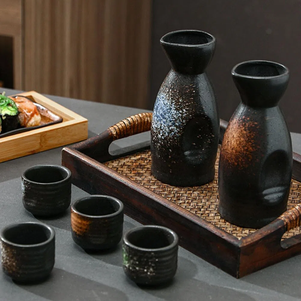 Ciieeo Set Di Sake Giapponese in Ceramica Con Bottiglia Di Sake E 4 Tazzine Kit Tradizionale Da 4.92 Pollici Per Casa Regali E Occasioni Speciali