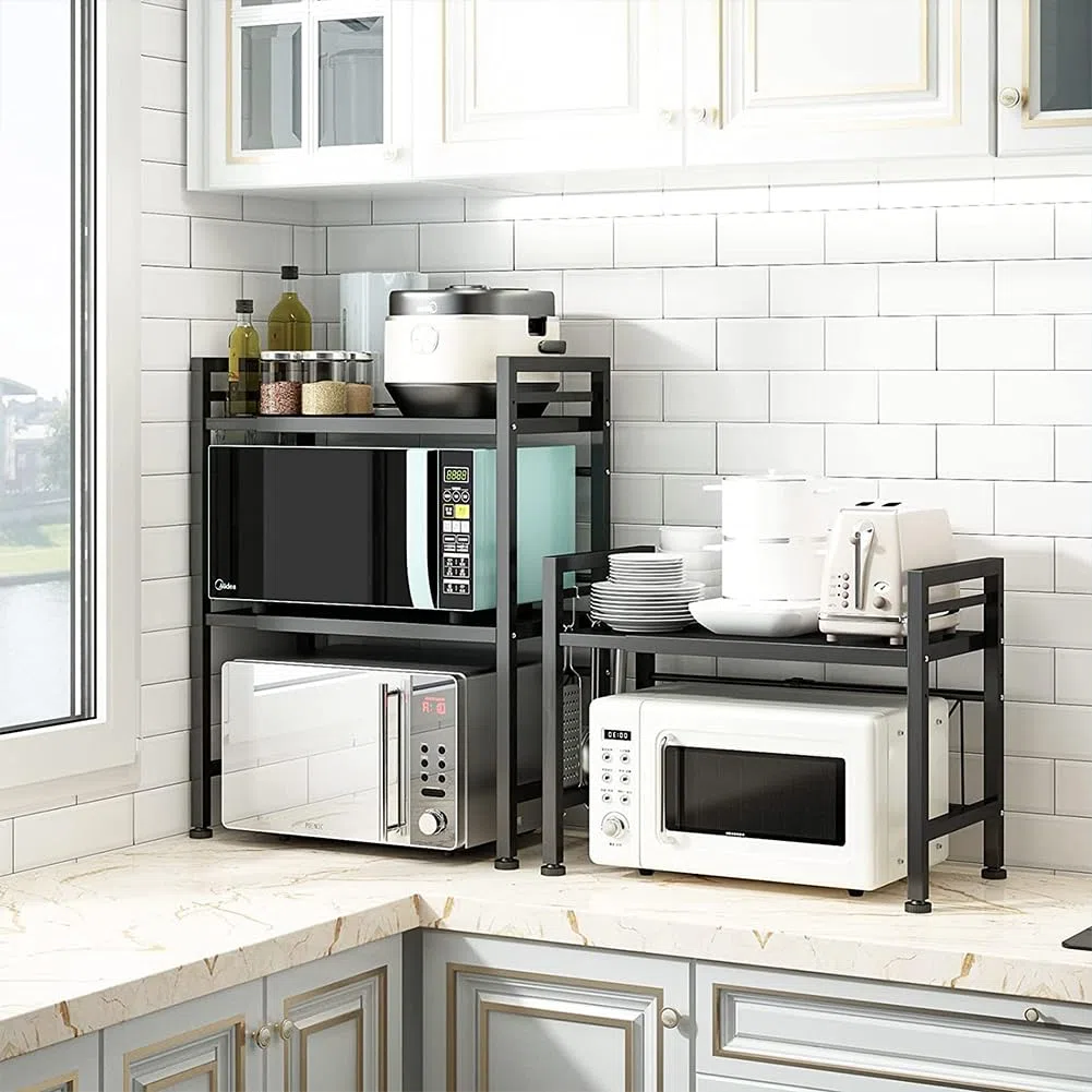 Shally Dogan Mensola Salvaspazio Estensibile Porta Microonde in Acciaio, Scaffale Cucina doppio con 2 ripiani Portaspezie, Mobile Organizer con Ganci e Piedini Antiscivolo, Design Moderno (Nero)