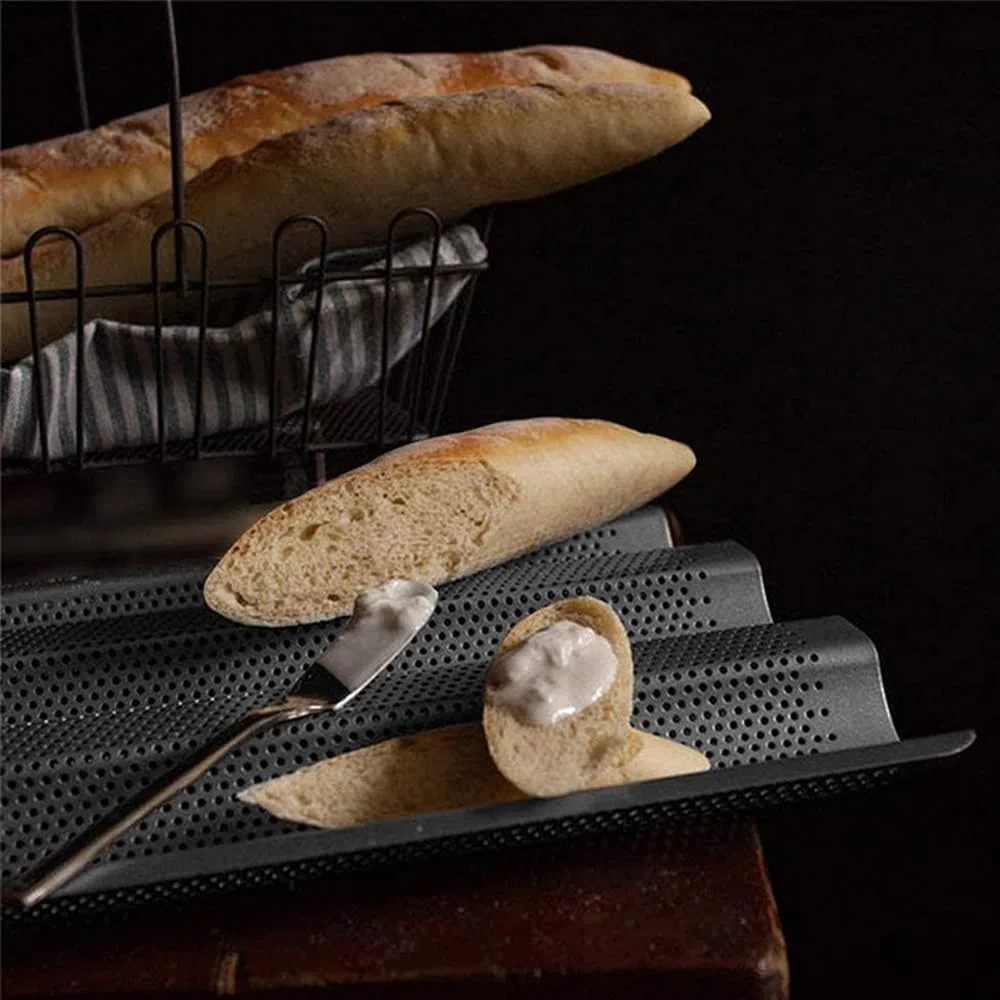 2 Pezzi Stampo Baguette Perforata Antiaderente per 3 Baguette Stampo per Baguette con Rivestimento Antiaderente Stampo in Acciaio al Carbonio per Pane Francese per Pane Traforata(38x27cm)