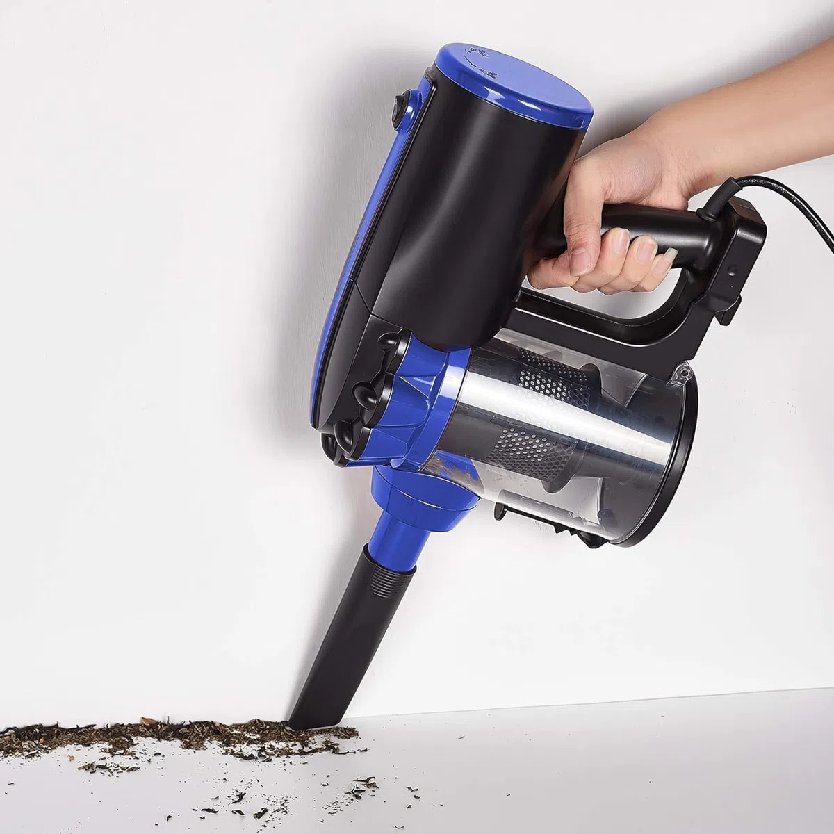 SMART-J Aspirapolvere con Filo 2 in 1 Portatile e Verticale 610W Leggero 2kg, Serbatoio 0,7L, Filtro HEPA, Spazzola Pavimenti e Accessori Inclusi, Potente per Casa, Pavimenti e Tappeti