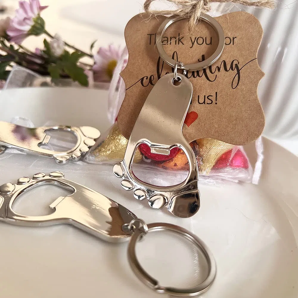 30 Pezzi Impronta Portachiavi Apribottiglie con Borse e Carta Baby Shower Favors per Guest Baby Shower Premi Festa di Compleanno Favore Regali, Argento