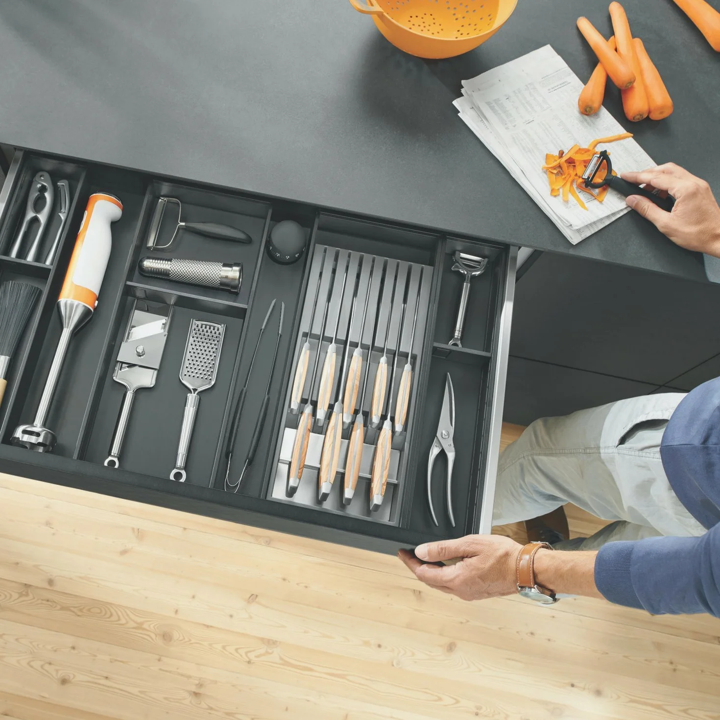 Portacoltelli Blum I Cassetto I 9 coltelli max. I Plastica / Acciaio inox I Possibilità di rimozione I Cucina
