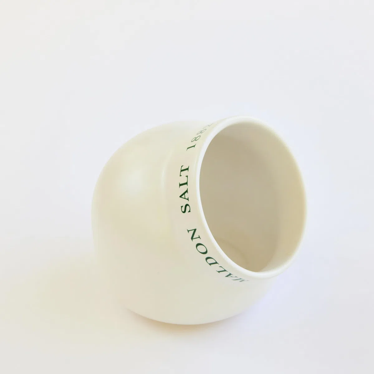 Maldon Sale – Salino in ceramica | Realizzato in ceramica di qualità con un design classico | Aggiunta perfetta alla cucina o alla sala da pranzo | Panna/Bianco sporco