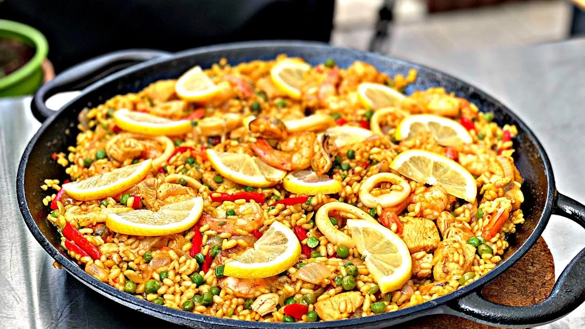 BBQ-Toro Padella tradizionale per paella per 6 persone, Ø 36 cm, in ghisa con manici, già stagionata, per barbecue, fornelli a gas ed elettrici
